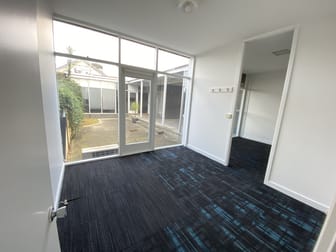 1/251 Latrobe Terrace Geelong VIC 3220 - Image 2