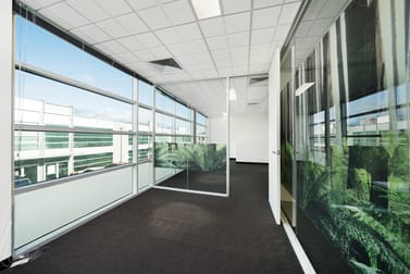21/3 Westside Avenue Port Melbourne VIC 3207 - Image 2