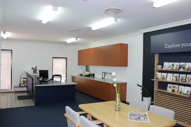 2/106-108 Herries Street East Toowoomba QLD 4350 - Image 3
