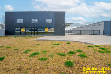 Click to view all images 15 Houtman Street Wagga Wagga NSW 2650 - Image 2