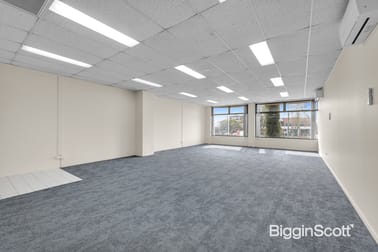 3c/574 Whitehorse Rd Mitcham VIC 3132 - Image 3
