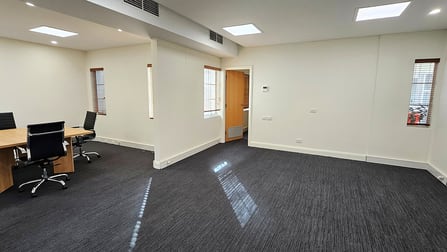 Click to view all images 1/15 Murray Crescent Griffith ACT 2603 - Image 3