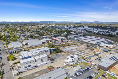 Click to view all images 11-13 Hempenstall Street Kawana QLD 4701 - Image 3