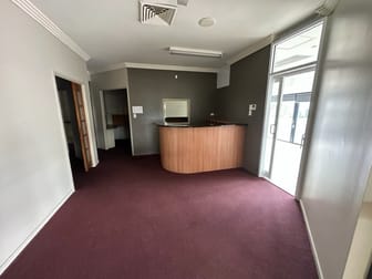 2/111 Musgrave Street Berserker QLD 4701 - Image 2