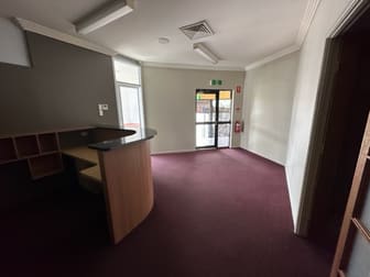 2/111 Musgrave Street Berserker QLD 4701 - Image 3