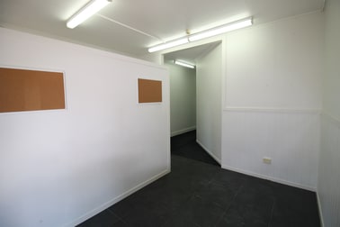 3/13 Borilla Street Emerald QLD 4720 - Image 2