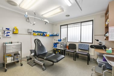 198 Furlong Road St Albans VIC 3021 - Image 3
