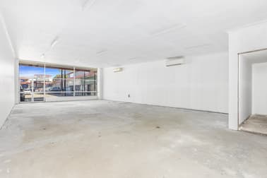 Click to view all images 379 Yaamba Road Park Avenue QLD 4701 - Image 3