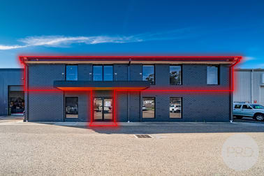 Upstairs, 2/28 Nagle Street Wagga Wagga NSW 2650 - Image 1