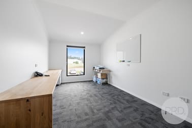 Upstairs, 2/28 Nagle Street Wagga Wagga NSW 2650 - Image 2