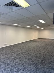 Click to view all images 7/121 Queen Street Campbelltown NSW 2560 - Image 3