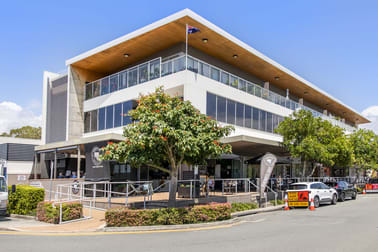 204/14 Bruce Avenue Paradise Point QLD 4216 - Image 2