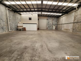 7 Pelmet Crescent Thomastown VIC 3074 - Image 2
