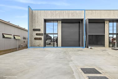 1 & 2/5 Anchor Drive Wendouree VIC 3355 - Image 2