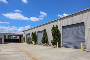 Whole Property/38 Raws Crescent Hume ACT 2620 - Image 2