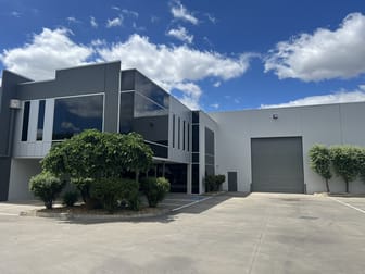 15 Caravan Street Wendouree VIC 3355 - Image 1
