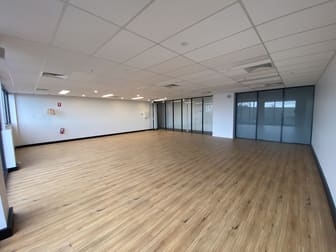 Level 1 Suite TB2/Level 1 B2 9 Commercial Road Caroline Springs VIC 3023 - Image 1