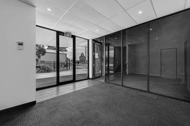 2/17 Churchill Street Williamstown North VIC 3016 - Image 2