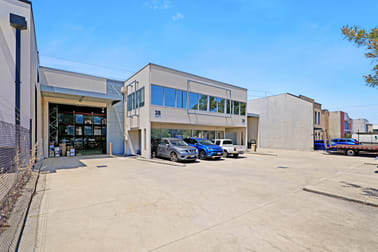 1 & 2/38 Mordaunt Circuit Canning Vale WA 6155 - Image 3