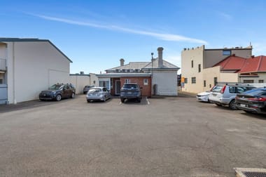 Whole Bldg/20-22 Torrens Road Victor Harbor SA 5211 - Image 3