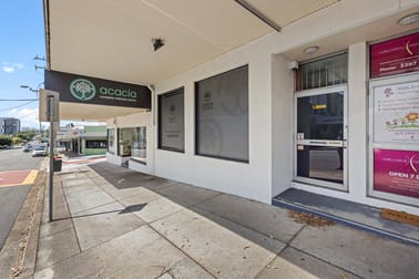 Click to view all images 194 Cavendish Road Coorparoo QLD 4151 - Image 3