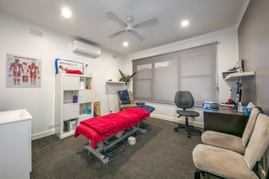 2/150-152 Coburns Road Melton VIC 3337 - Image 3