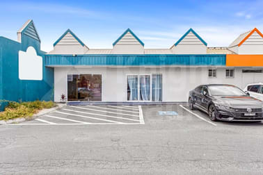 Shop 4/118-120 George Street Rockhampton City QLD 4700 - Image 3