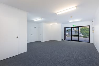 1/12 Brolo Court O'connor WA 6163 - Image 2