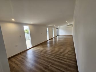 Click to view all images 2/204 Oxley Road Graceville QLD 4075 - Image 3