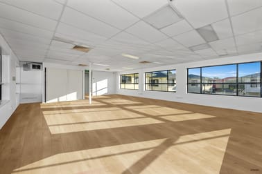 5/5 Executive Drive Burleigh Waters QLD 4220 - Image 2