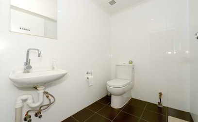 8/33 Scrivener Street Warwick Farm NSW 2170 - Image 3