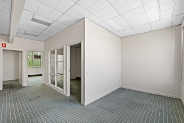 Upstairs 13 Moore Street Moe VIC 3825 - Image 2
