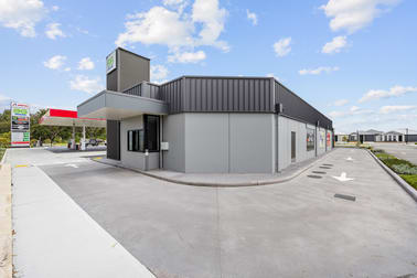 Part of/3 Marvel Entrance Brabham WA 6055 - Image 3