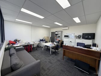 2/82 Levanswell Road Moorabbin VIC 3189 - Image 2