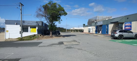 1/5 Gilbert Court Boyne Island QLD 4680 - Image 2
