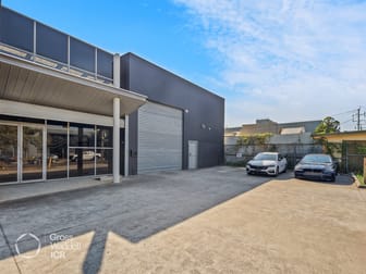 Click to view all images 17 Louis Street Airport West VIC 3042 - Image 2