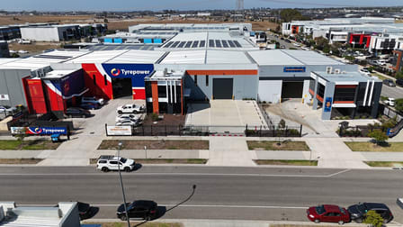 21 Hamersley Drive Clyde North VIC 3978 - Image 2