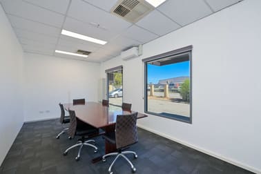 17 Tulloch Way Canning Vale WA 6155 - Image 3