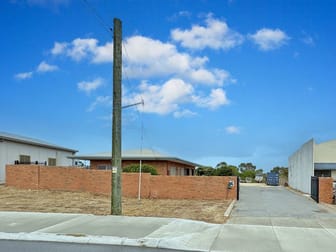 4 Glenrothes Crescent Yanchep WA 6035 - Image 1