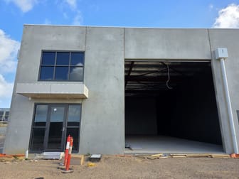 42 Lindsay Road Lonsdale SA 5160 - Image 2