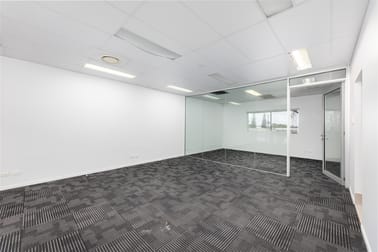 17/79 West Burleigh Road Burleigh Heads QLD 4220 - Image 2