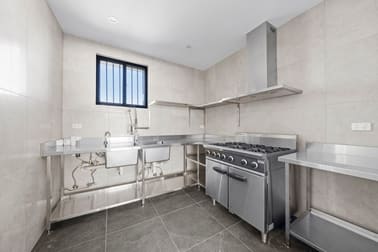 4/7 East Esplanade St Albans VIC 3021 - Image 1