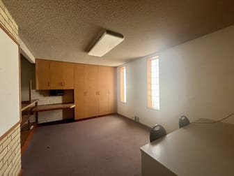 2/33 Denison Street Gloucester NSW 2422 - Image 3