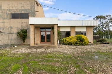 2 St Clair Ct Sale VIC 3850 - Image 3