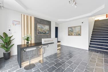 2/42 Cavendish Rd Coorparoo QLD 4151 - Image 1