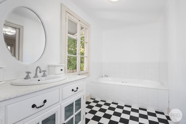 10 Vincent Street Daylesford VIC 3460 - Image 3