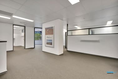 4/1 Fortitude Crescent Burleigh Heads QLD 4220 - Image 1