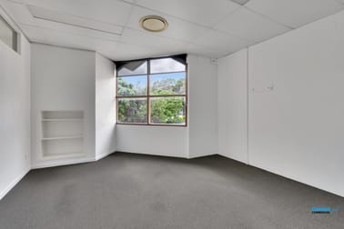 4/1 Fortitude Crescent Burleigh Heads QLD 4220 - Image 3