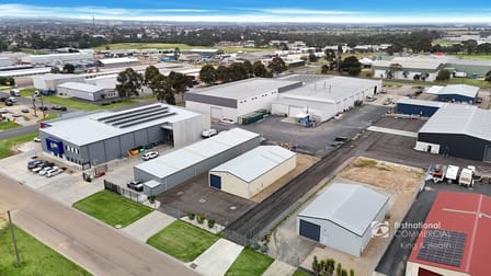 Click to view all images 7 Rovan Place Bairnsdale VIC 3875 - Image 3