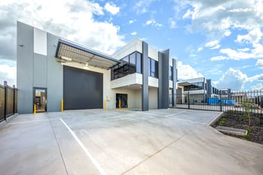 1/87 Collins Road Melton VIC 3337 - Image 2